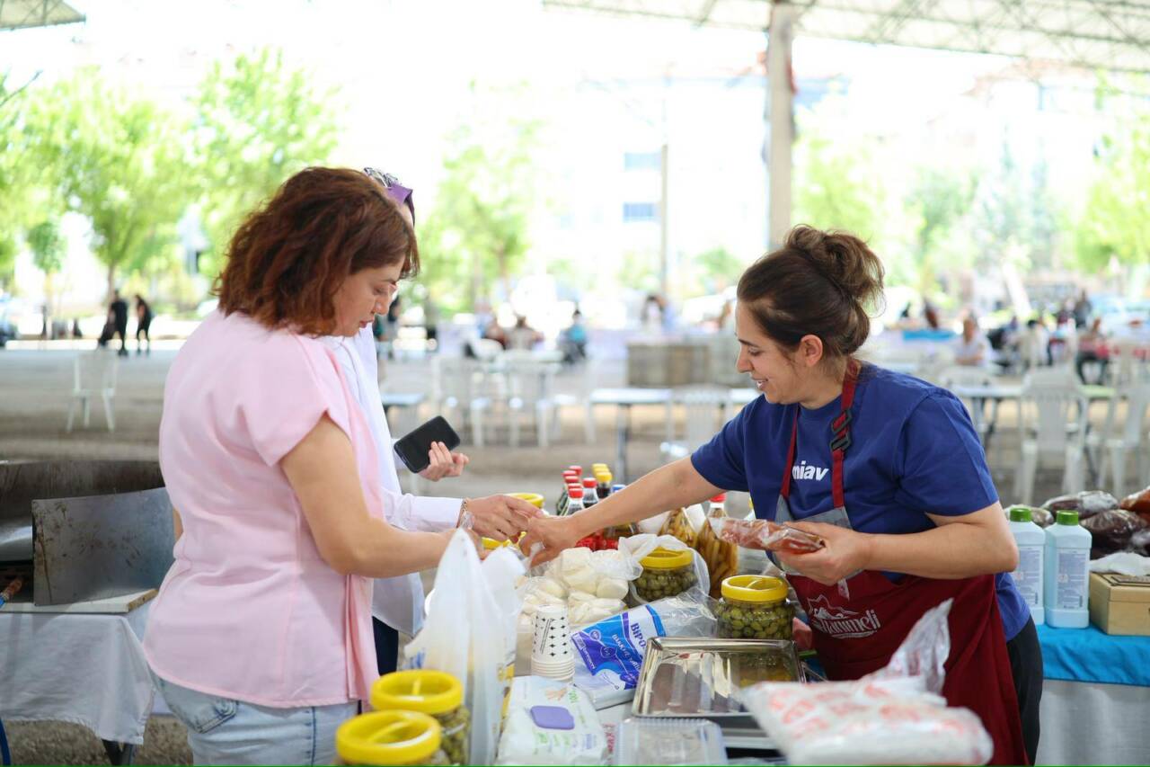 Başkan Dinçer, girişimci kadınların ev ekonomisine katkı sağlamak isteyen herkesi