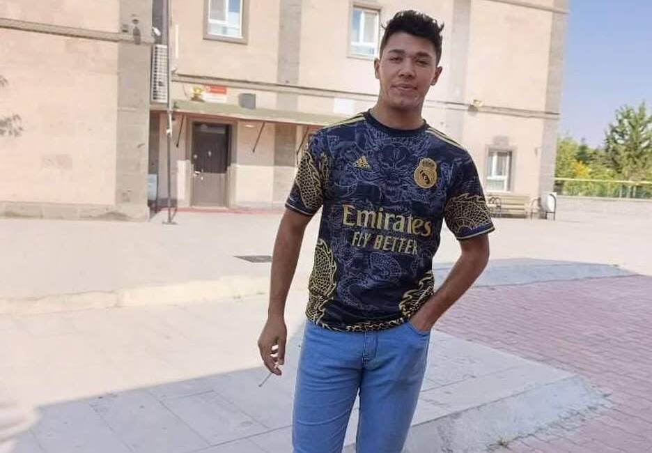 Aksaray’da Cumhuriyet mahallesi Toki Akbel Konutları’ndaki evinden çıkan 18 yaşındaki