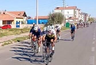 120 sporcunun katıldığı Hasandağı Tırmanışı Bisiklet Turnuvası, Helvadere’den başlayıp zirveye