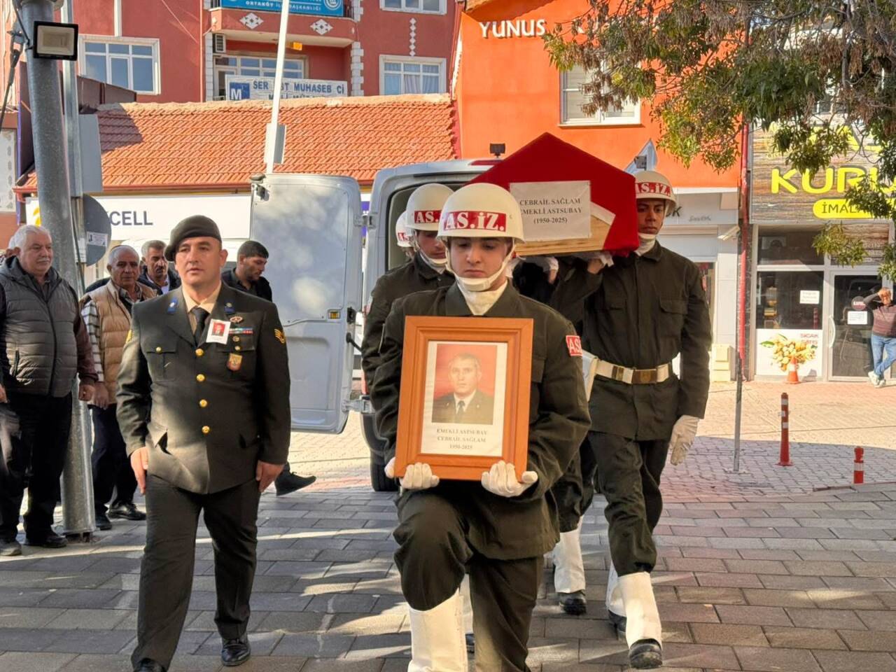 Ortaköy Merkez Camide kılınan ikindi namazı sonrası emekli astsubay Cebrail