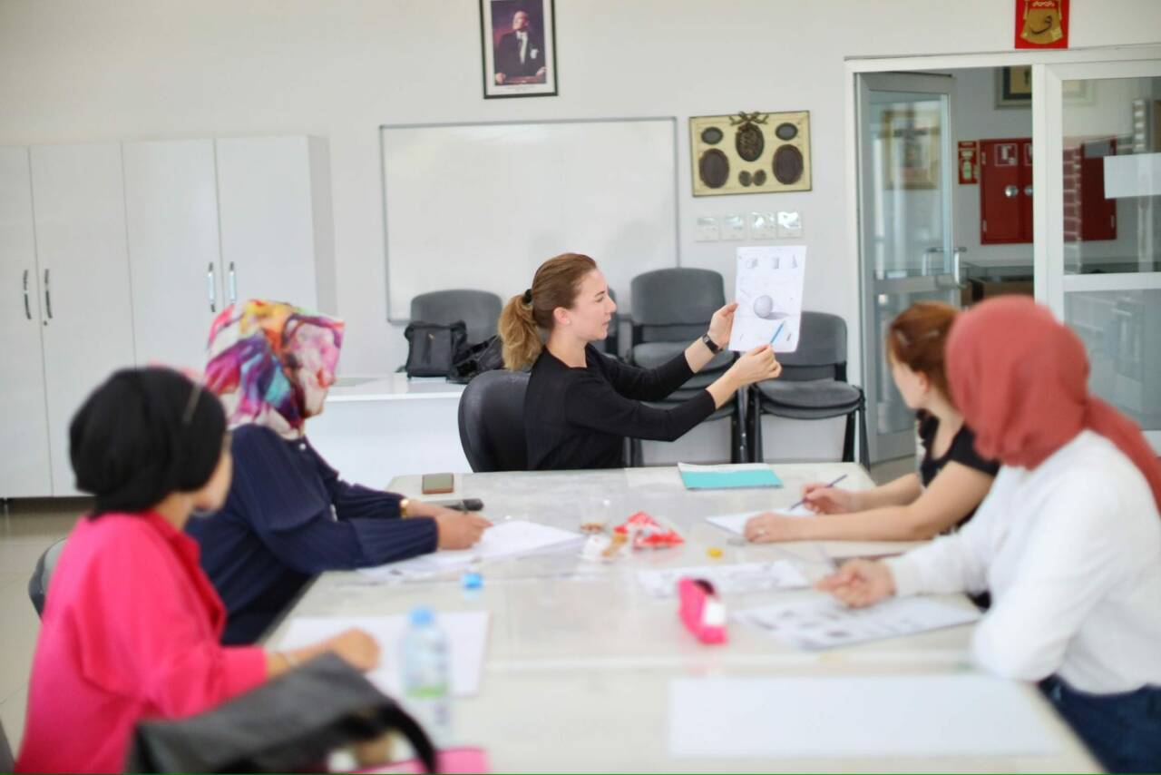 Aksaray Belediyesi Kadın Aktivite Merkezlerinde kadınların üretmesi, meslek edinmesi amacıyla