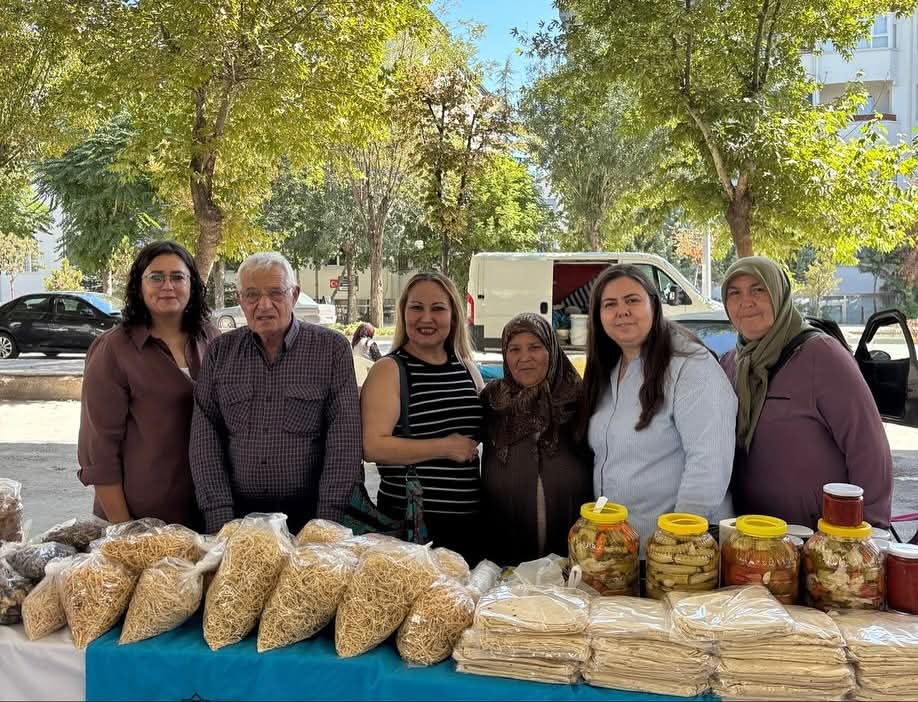 Cumhuriyet Halk Partisi Aksaray Merkez İlçe Başkanı Sibel Altınpınar, Kadın
