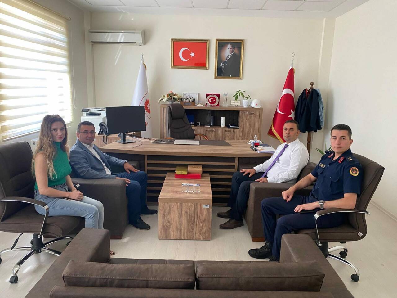 Sultanhani Kaymakamı Bilal Göksun, İlçe Jandarma Komutanı Onur Gürsu ile