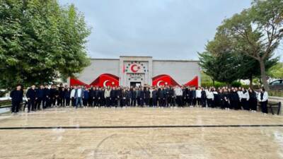 Aksaray’da Hazım Kulak Anadolu Lisesi öğrencileri, Şehitler Müzesi’ni ziyaret etti.