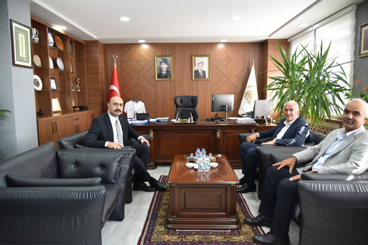 Aksaray’da MHP Milletvekili Ramazan Kaşlı, MHP İl Başkanı Burhanettin Karataş,