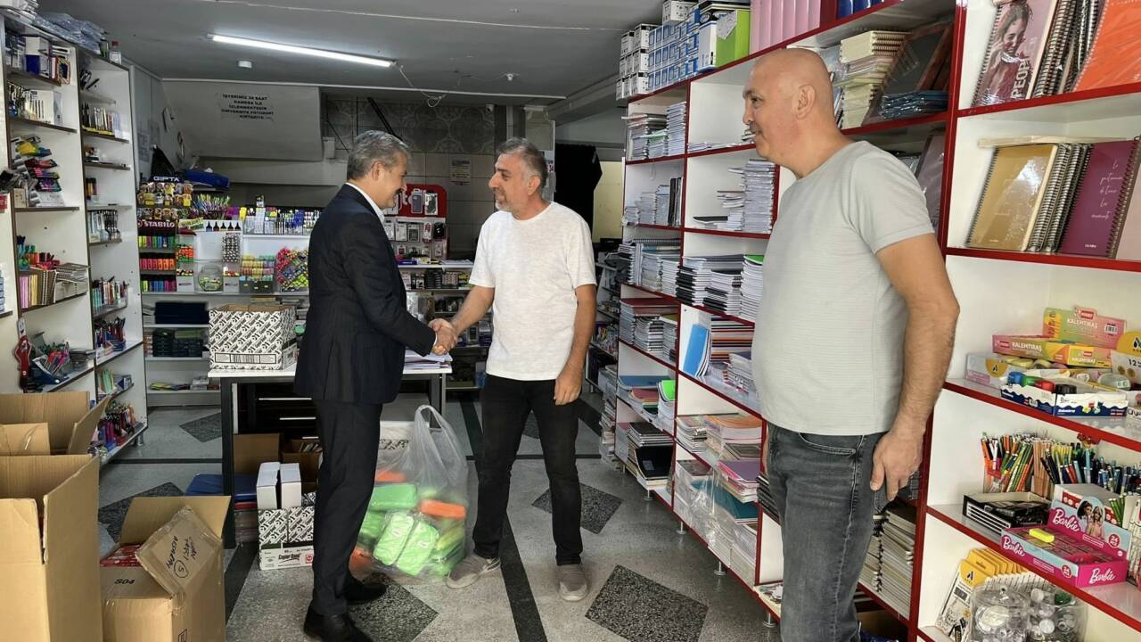 AK Parti Aksaray Milletvekili Hüseyin Altınsoy, kent merkezinde esnaf ve