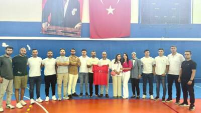 Ortaköy’de polislik hayaliyle antrenman yapan gençler, emeklerinin karşılığını alarak sınavlarda