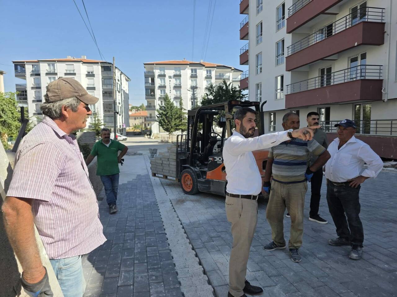 Ortaköy Belediyesi tarafından tamamlanma aşamasına gelen kilitli taş yol çalışmaları