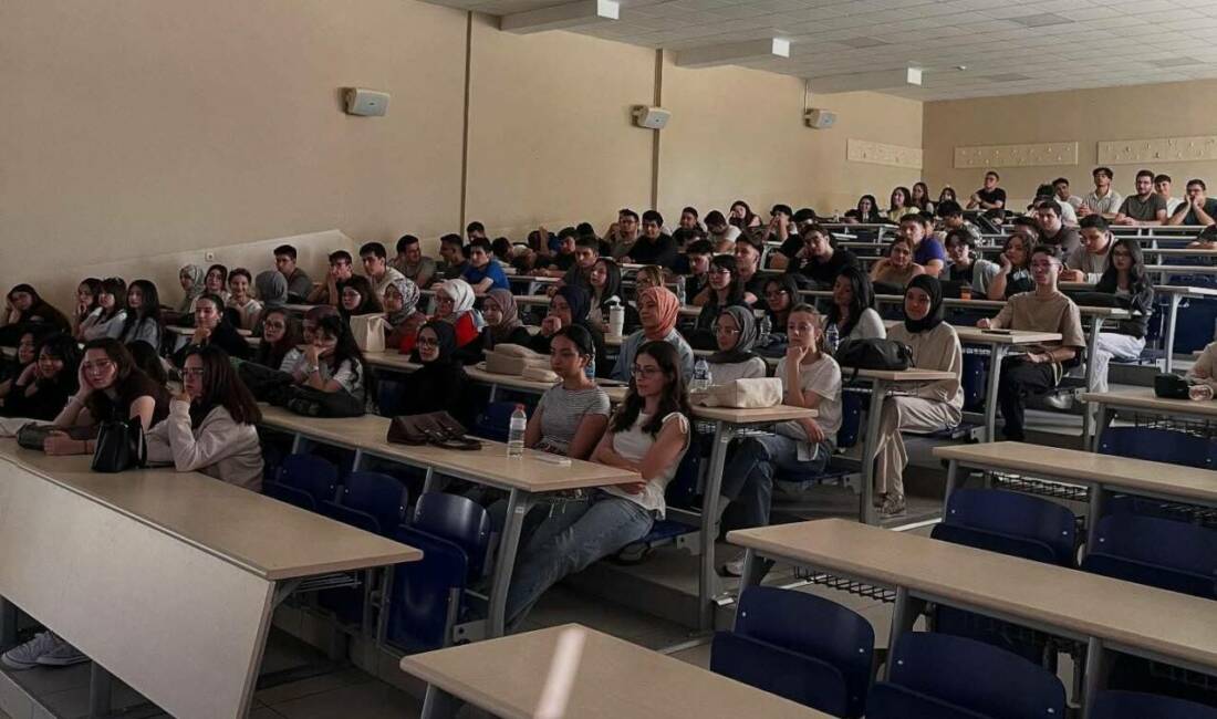Tıp Fakültesi öğrencileri için oryantasyon heyecanı yaşandı Aksaray Üniversitesi Tıp Fakültesi, fakülteye yeni kayıt yaptıran birinci sınıf