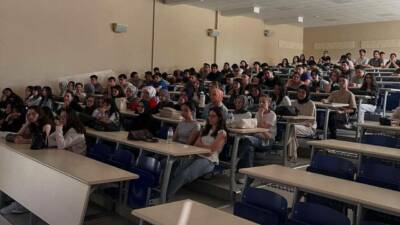 Aksaray Üniversitesi Tıp Fakültesi, fakülteye yeni kayıt yaptıran birinci sınıf