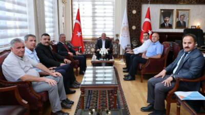 Aksaray Valisi Mehmet Ali Kumbuzoğlu, Eskil Belediye Başkanı Mustafa Zavlak,