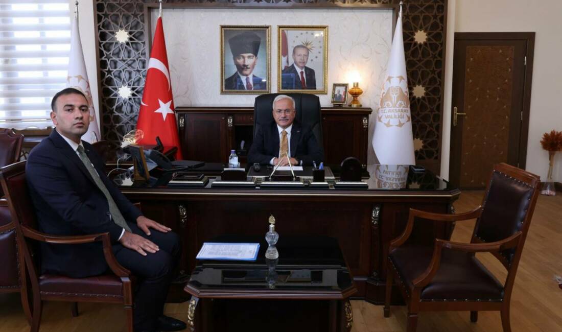 Aksaray Valisi Mehmet Ali Kumbuzoğlu, Sultanhanı Kaymakamı Bilal Göksun’u makamında