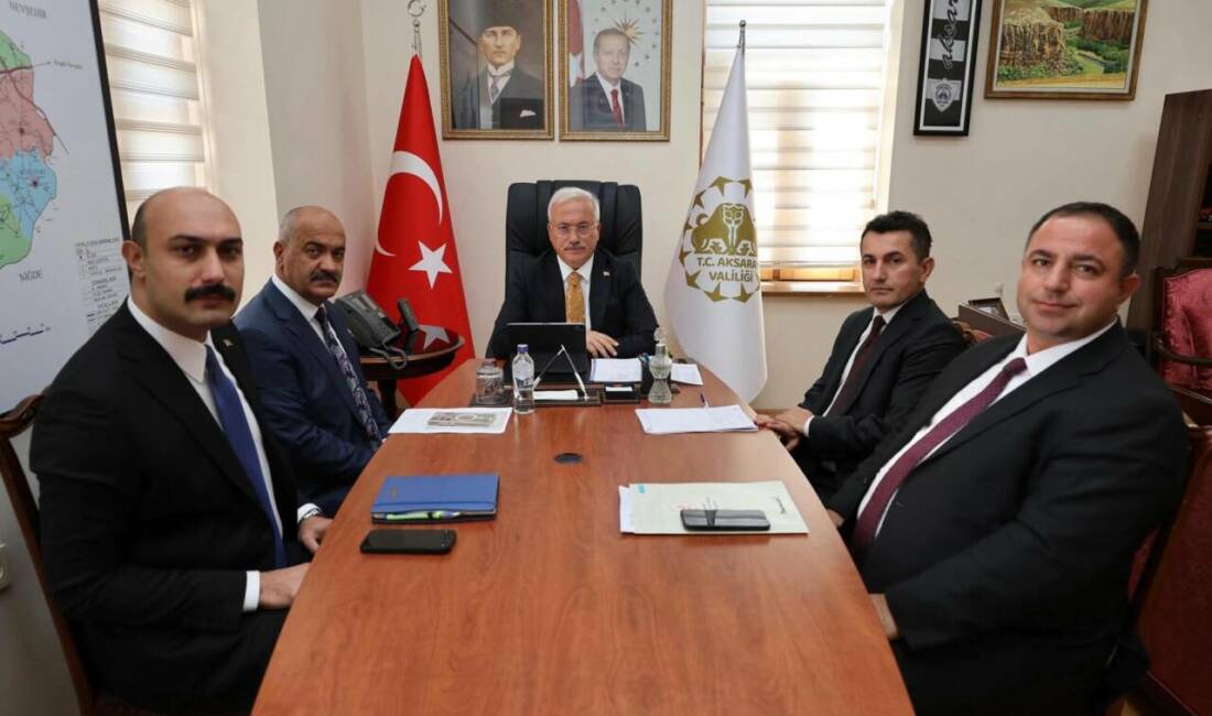 Aksaray Valisi Mehmet Ali Kumbuzoğlu başkanlığında, vali yardımcıları ile birlikte
