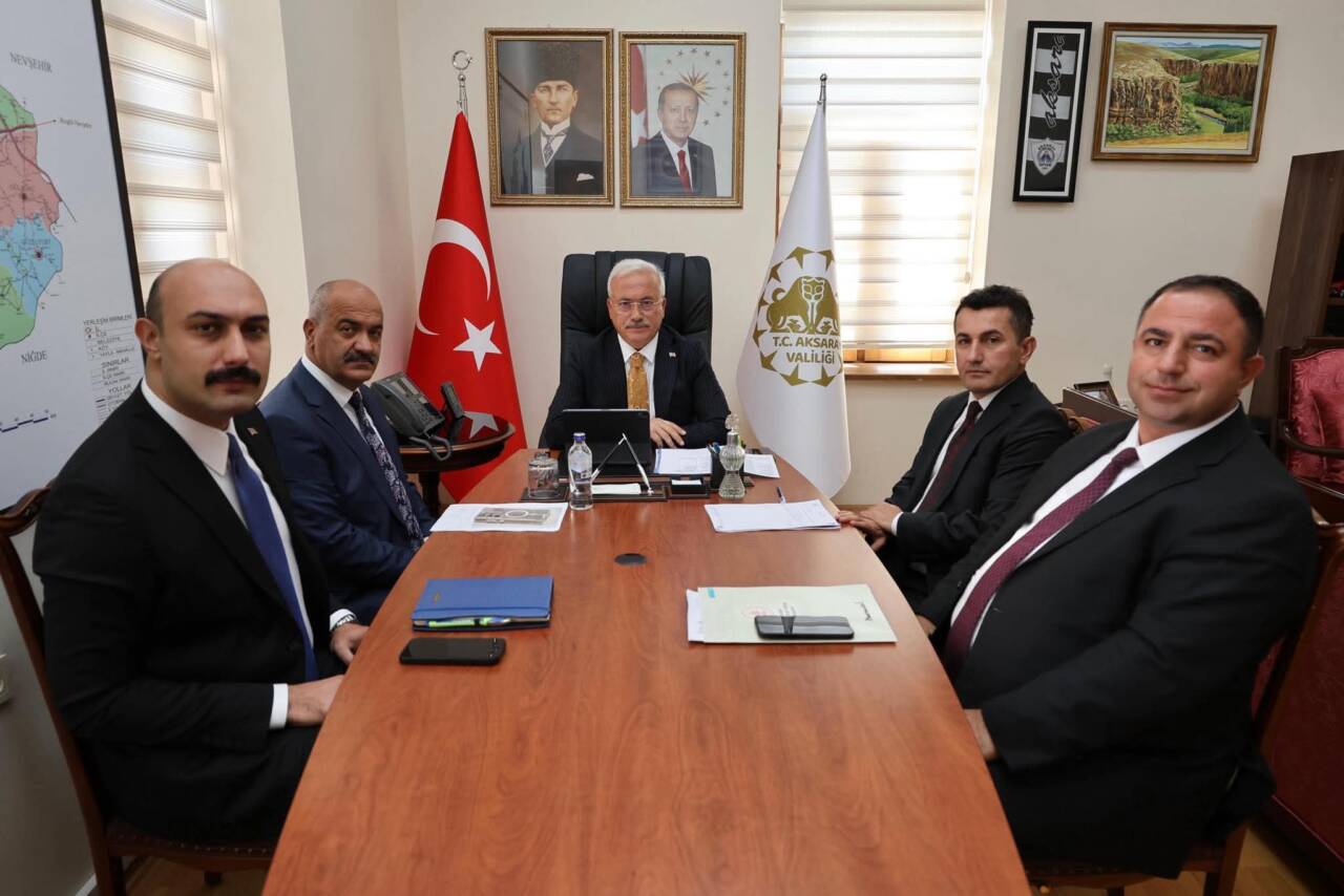 Aksaray Valisi Mehmet Ali Kumbuzoğlu başkanlığında, vali yardımcıları ile birlikte