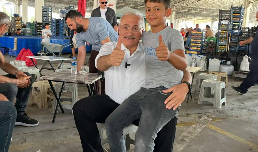 Aksaray Valisi Mehmet Ali Kumbuzoğlu, Salı Semt Pazarı’nı ziyaret etti.