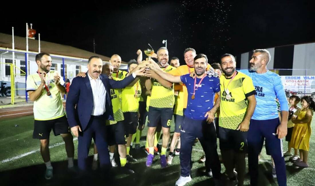 Aksaray’da düzenlenen ve futbol tutkunlarının heyecanla takip ettiği turnuvada Selçuklu
