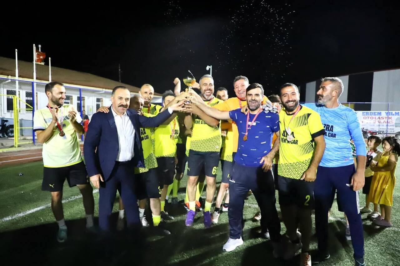 Aksaray’da düzenlenen ve futbol tutkunlarının heyecanla takip ettiği turnuvada Selçuklu