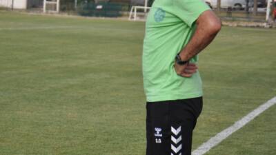 Aksarayspor teknik direktörü Serhat Gülpınar; Zor günler yaşamamak için transfer