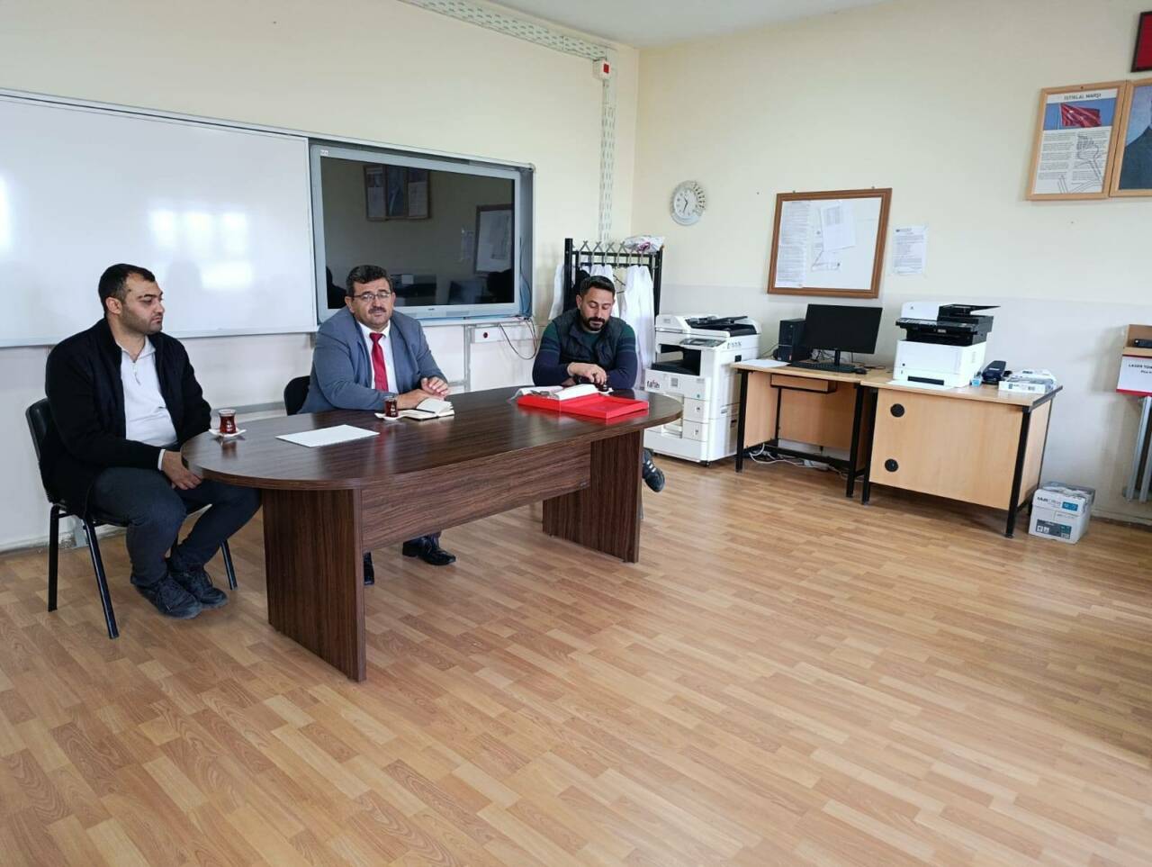 Ağaçören İlçe Milli Eğitim Müdürü Deniz Arslan, Atatürk Ortaokulu’nu ziyaret