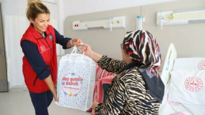 Aksaray Belediyesi, yeni doğan bebeklerin ve ailelerinin mutluluğunu paylaşmak için