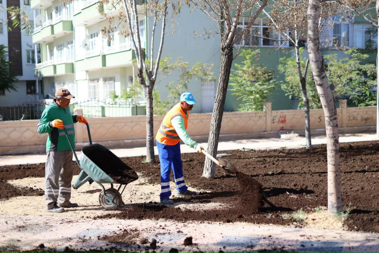 Aksaray Belediyesi, şehir genelinde yeşil alanların kalitesini artırmak ve doğanın