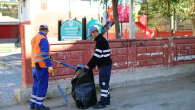 Aksaray Belediyesi, şehrin her köşesinde temizlik ve bakım çalışmalarını sürdürüyor.