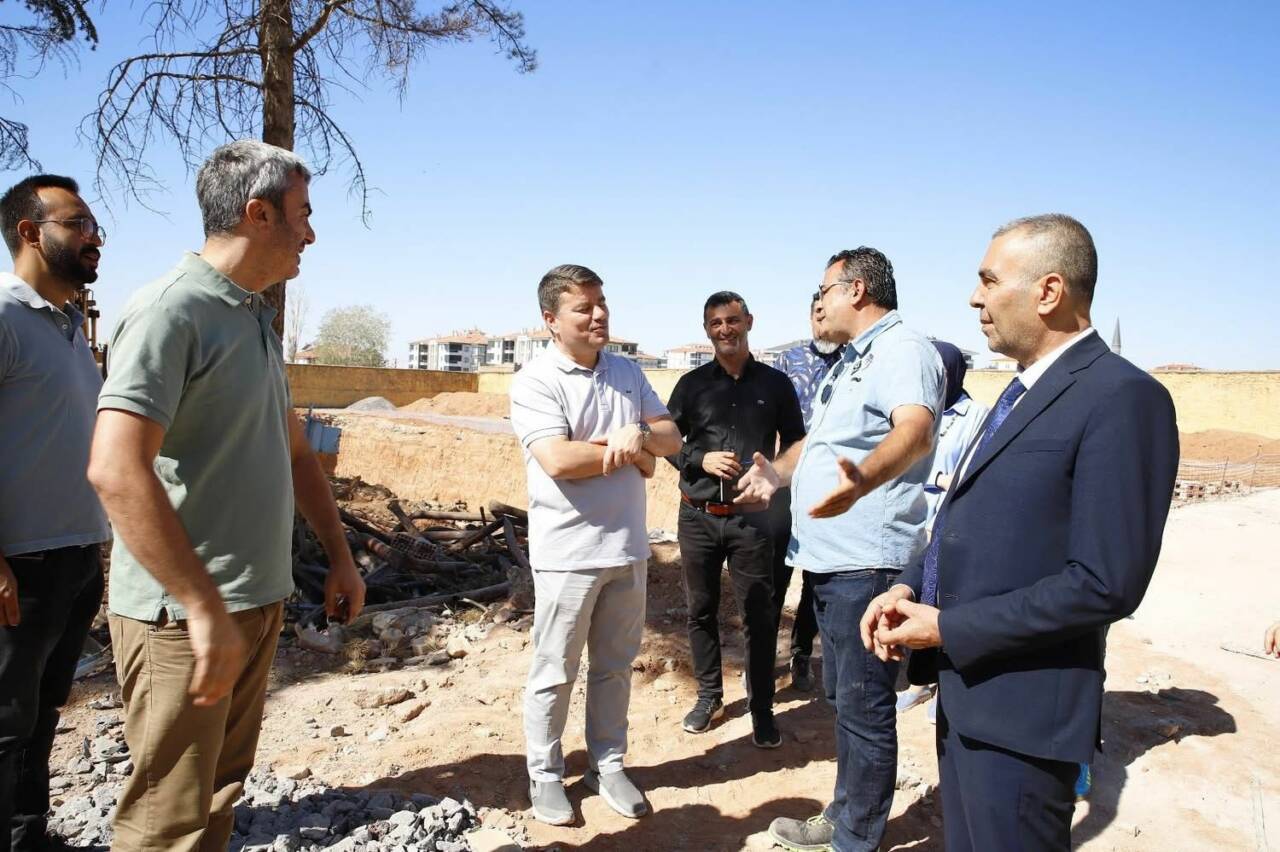 Başkan Evren Dinçer, 19 bin metrekarelik eski cezaevi alanının kafe,