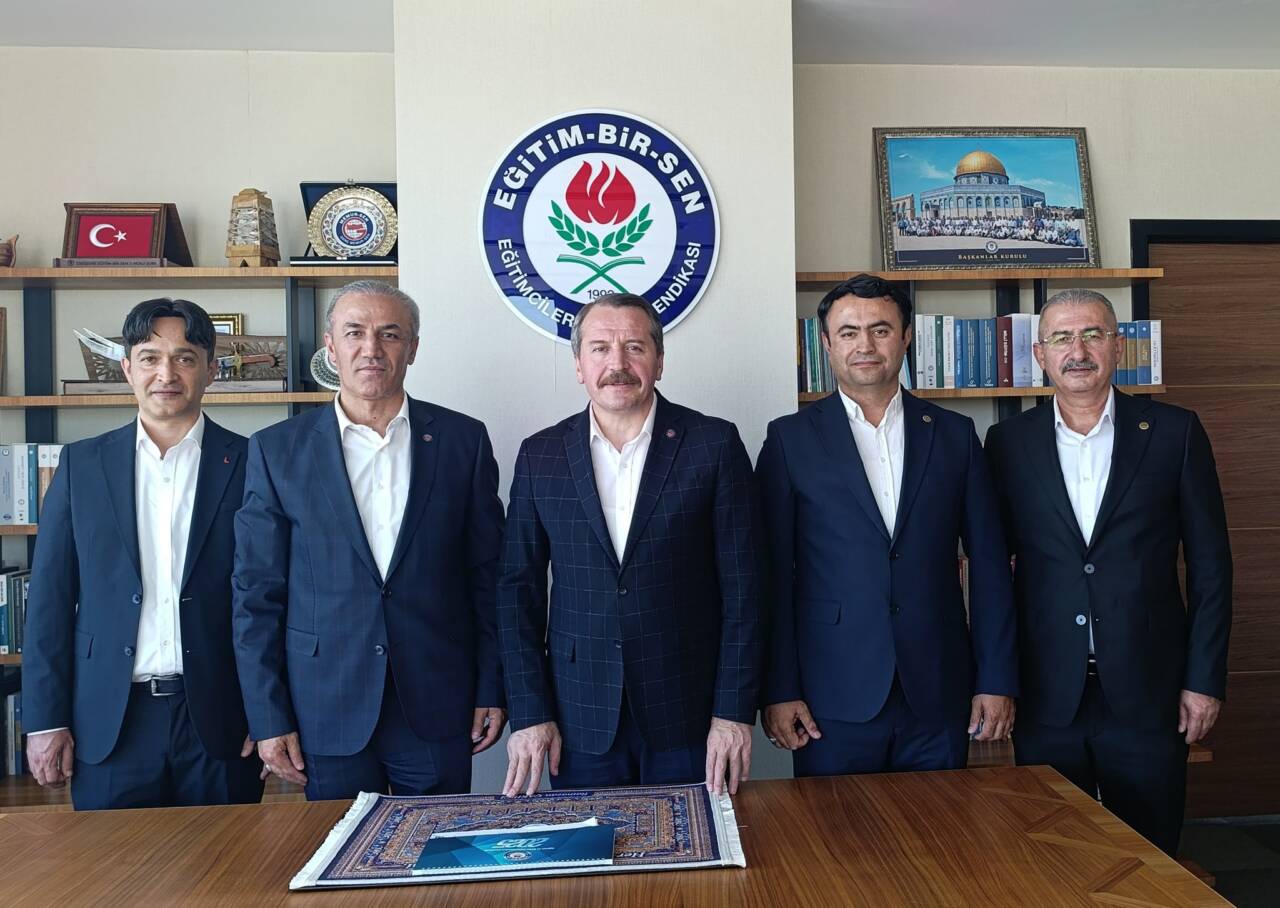 Eğitim-Bir-Sen Aksaray Şube Başkanı Murat Görmez, sendikanın Genel Merkezi’ni ziyaret