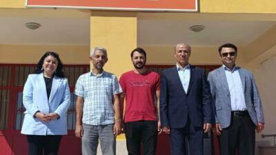 Aksaray’ın Gülağaç ilçesinde Eğitim-Bir-Sen Aksaray Şube Başkanı Murat Görmez ve