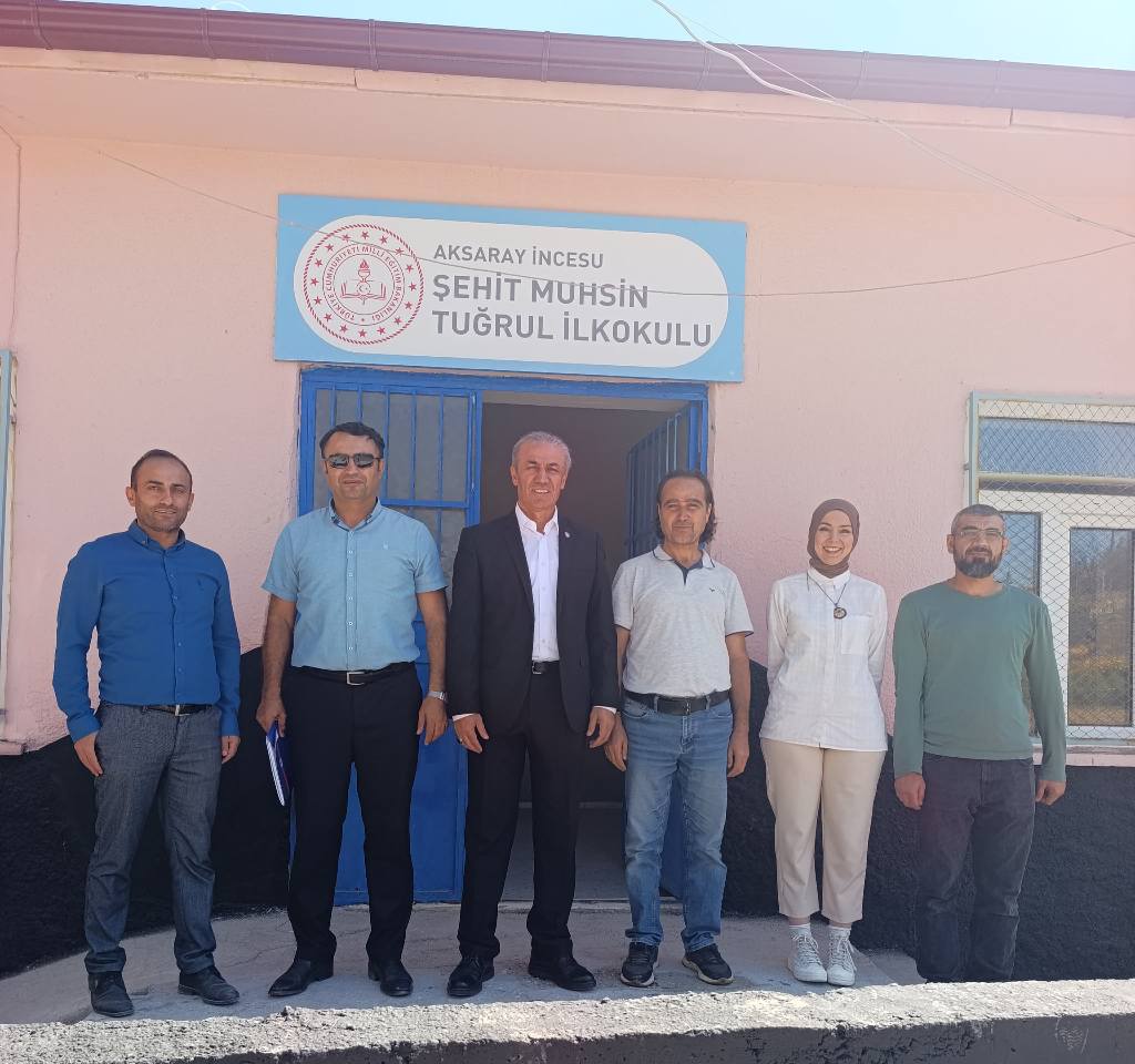 Eğitim-Bir-Sen Aksaray Şube Başkanı Murat Görmez, Şube Başkan Yardımcısı Serhat
