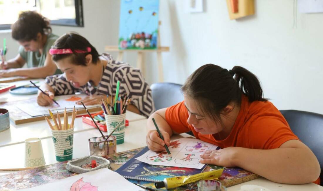 Aksaray Belediyesinin hayata geçirdiği Engelsiz Yaşam Merkezi’nde özel gereksinimli vatandaşlara