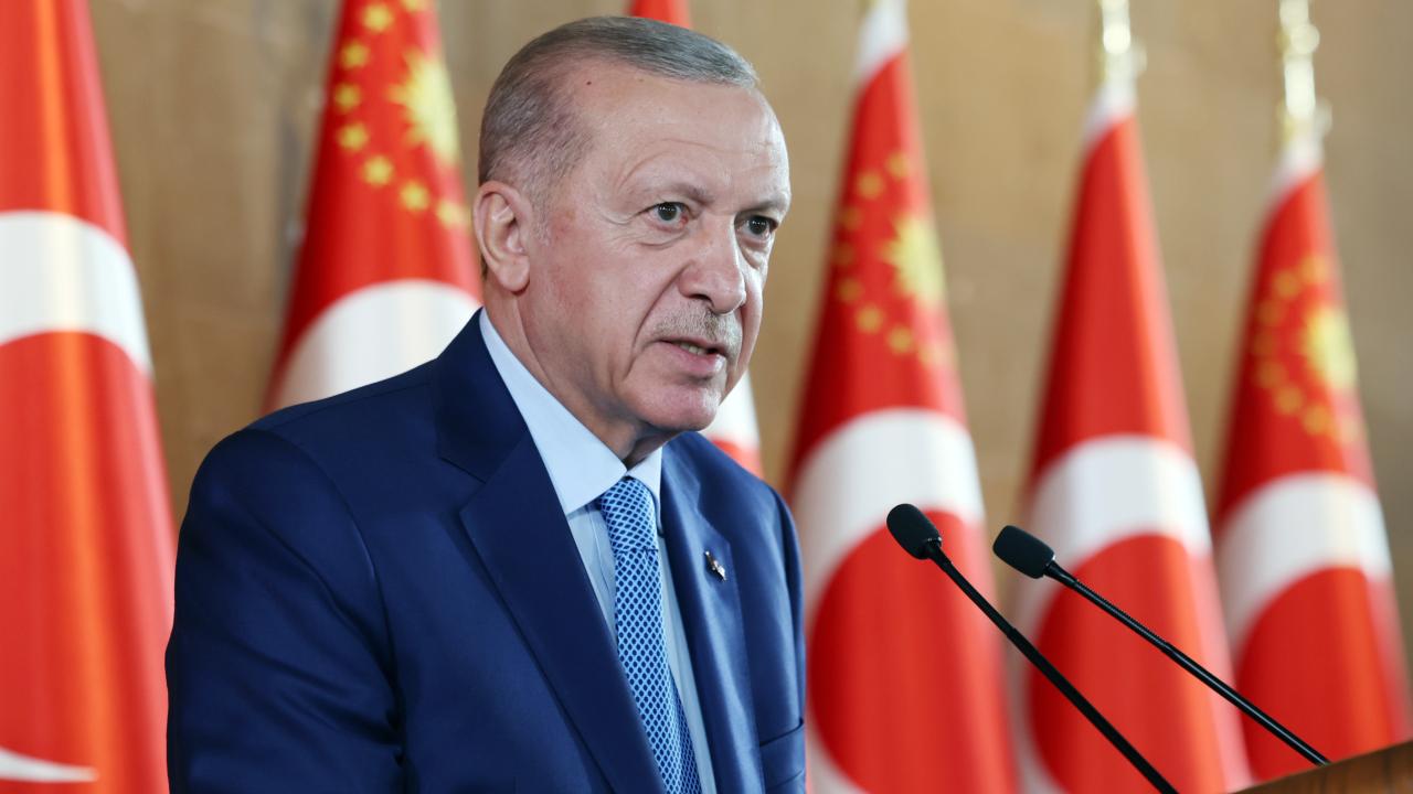 Cumhurbaşkanı Erdoğan, 81 ilde 500 bin sosyal konut yapılacağını duyurdu.
