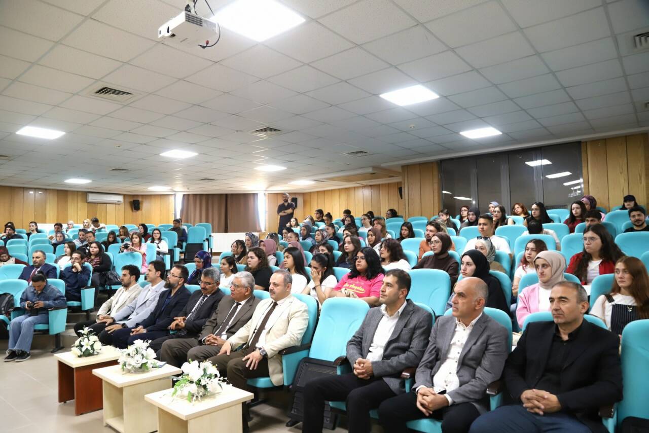 Aksaray Üniversitesi (ASÜ) İletişim Fakültesi akademik yılı  'Dijital Dönüşüm ve