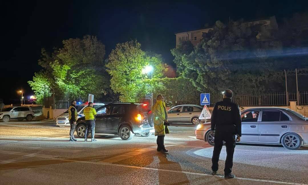 Gülağaç İlçe Emniyet Amirliği, halkın güvenliğini sağlamak amacıyla çalışmalarına ara