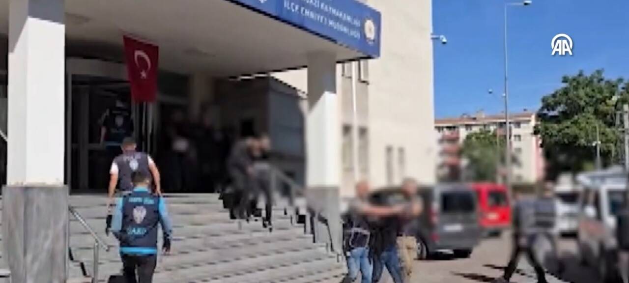 Kayseri'de İl Emniyet Müdürlüğü ekipleri tarafından haklarında kesinleşmiş hapis cezası