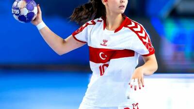 Türkiye Hentbol Federasyonu 1. Lig Kadınlar A Grubu kapsamında mücadele