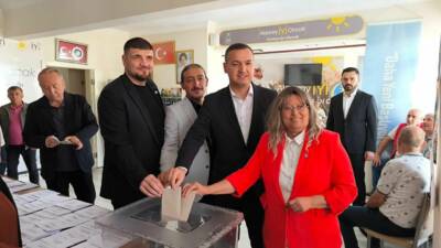 İYİ Parti Aksaray İl Başkanlığında gerçekleşen delege seçimlerinde partililer oylarını