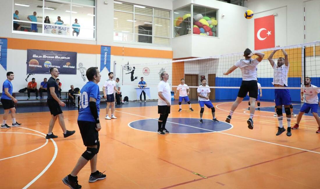 Gençlik ve Spor Bakanlığı, kamu çalışanlarını sporla buluşturmaya devam ediyor.