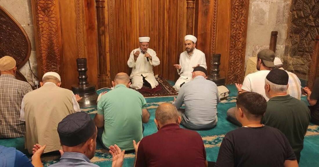 Karamanoğlu Ulu Cami başta olmak üzere tüm camiler doldu, Kur’an