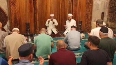 Karamanoğlu Ulu Cami başta olmak üzere tüm camiler doldu, Kur’an