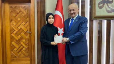 Diyanet İşleri Başkanlığı’nın düzenlediği yarışmada Zehra Kevser Tunç, hafızlık kategorisinde