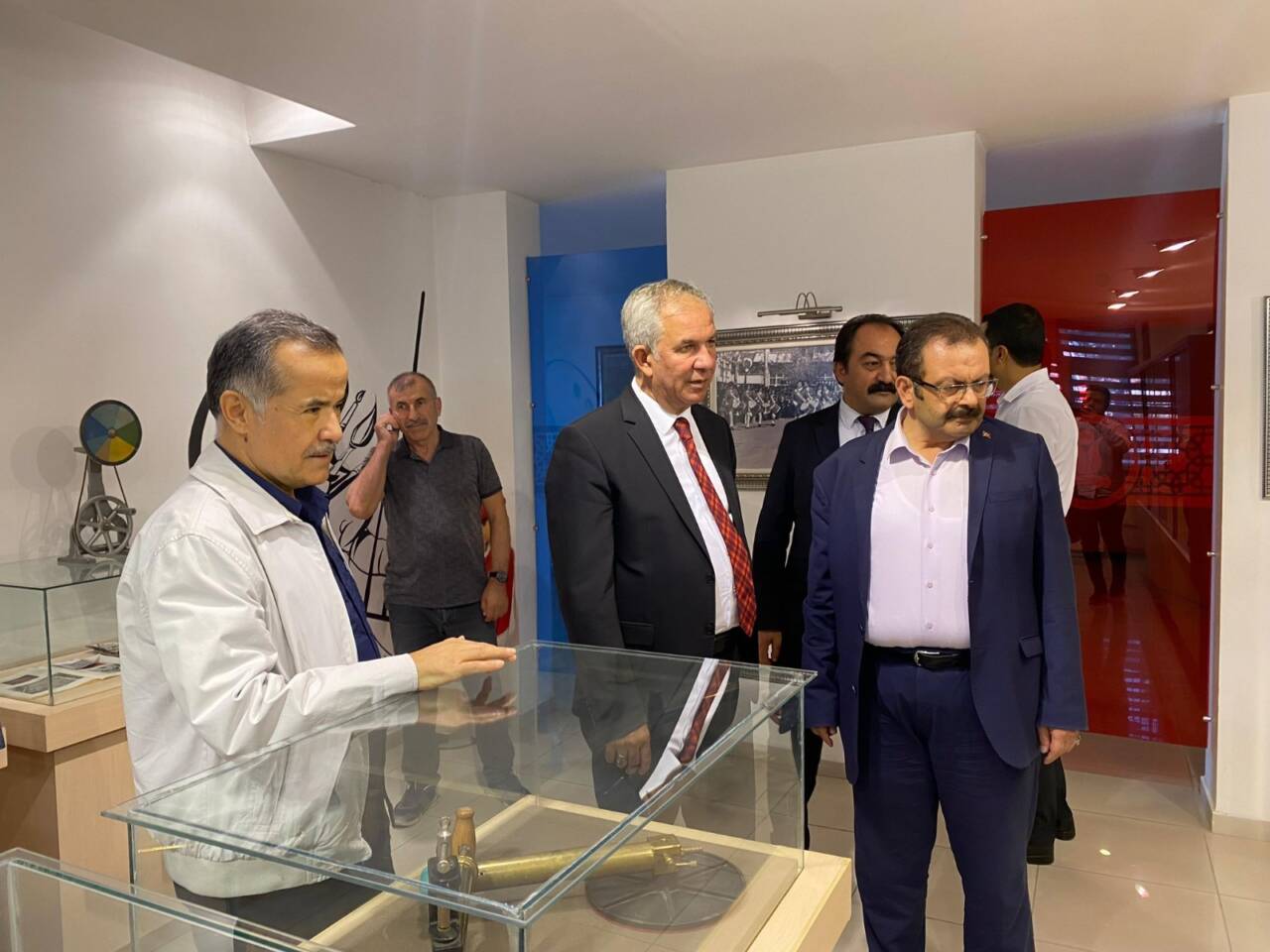 AK Parti Milletvekili Cengiz Aydoğdu ve heyet, Eğitim Tarihi Müzesi’ni