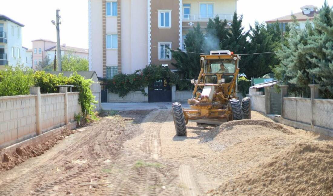 Aksaray Belediyesi, şehir genelinde yürüttüğü yol yenileme ve altyapı iyileştirme