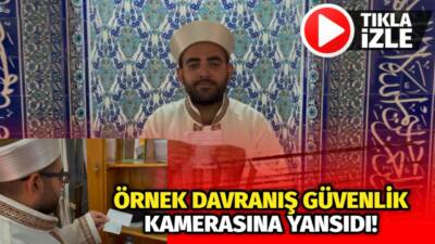 Aksaray’da bir vatandaş, camide telefonunu şarj ettikten sonra imam için