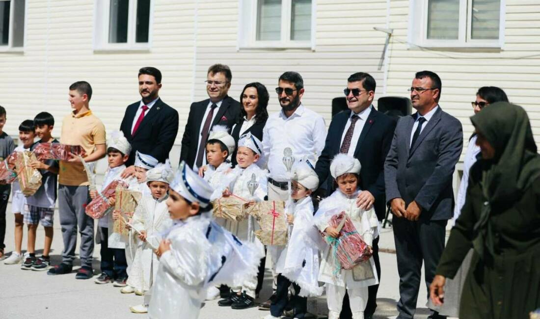 Ortaköy Devlet Hastanesi tarafından organize edilen sünnet şöleni, ilçe halkının