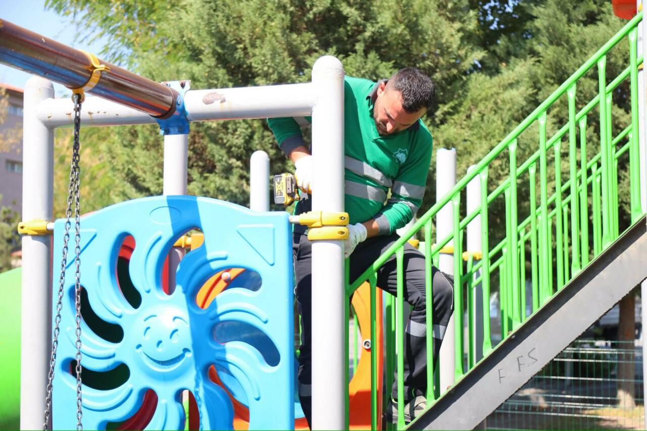 Aksaray Belediyesi, şehrin dört bir yanındaki park ve yeşil alanlarda
