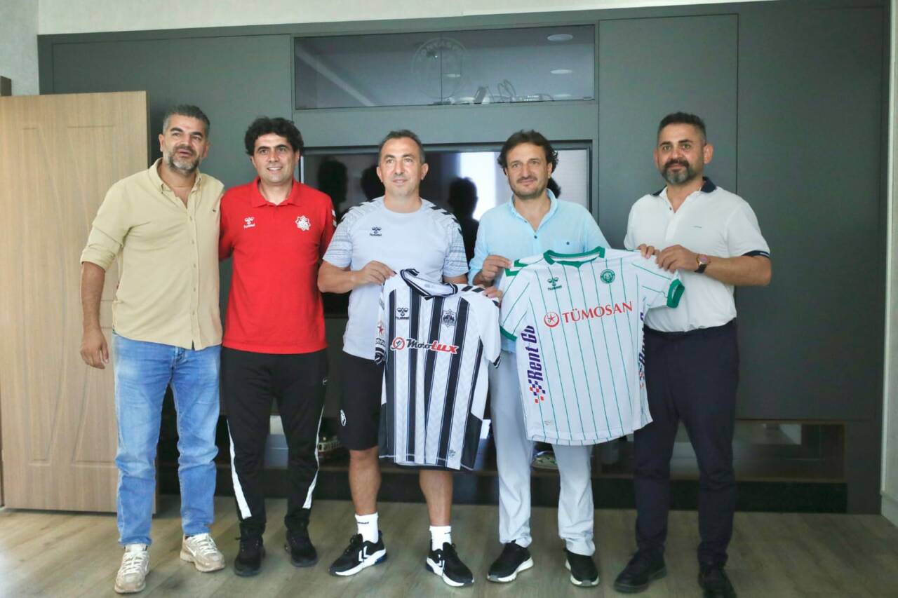 Aksarayspor heyeti, Konyaspor Teknik Direktörü Recep Uçar’ı Kayacık Tesisleri’nde ziyaret