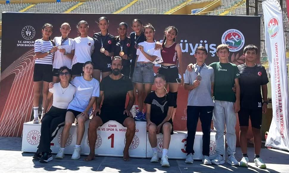 İzmir’de düzenlenen Aynur Ayhan Yürüyüş Türkiye Kulüpler Şampiyonası’nda Aksaray’ı temsil