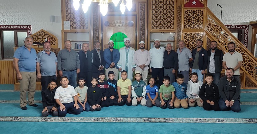 Sultanhanı’da manevi buluşma gerçekleşti Sultanhanı’nda bulunan tarihi Sülüklü Camii, bu hafta cuma gecesinde düzenlenen