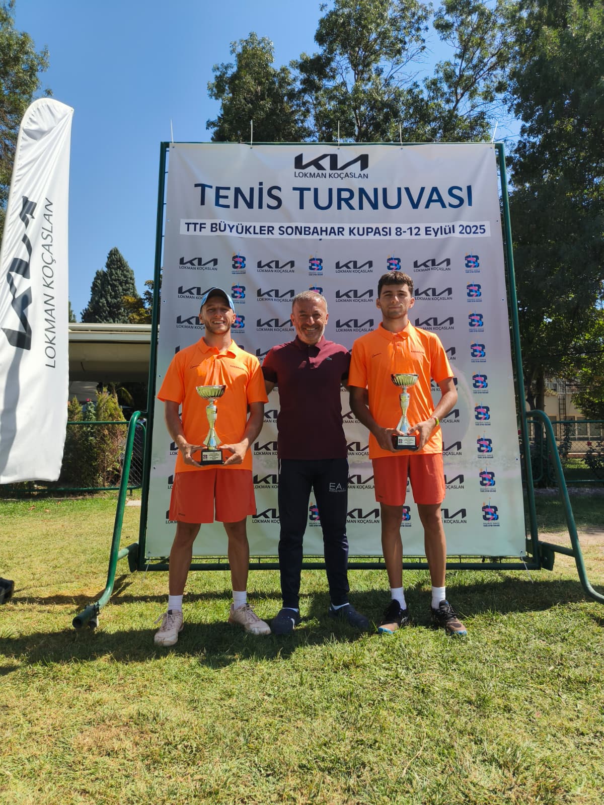 Zafer ve Muzaffer Karakaya, Eskişehir’deki Türkiye Tenis Şampiyonası’nda finale çıkarak